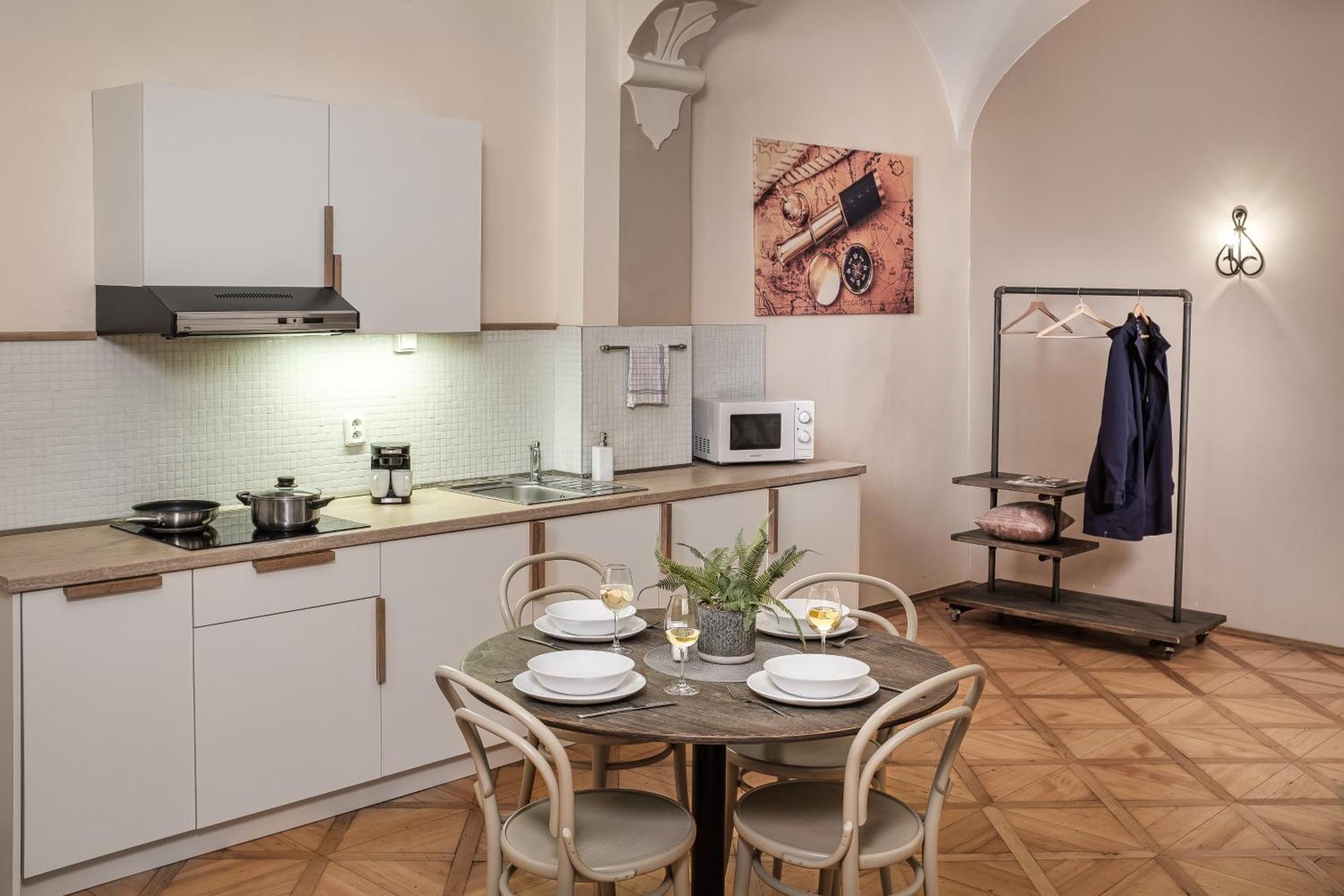 6 Continents Apartments By Adrez Прага Екстериор снимка