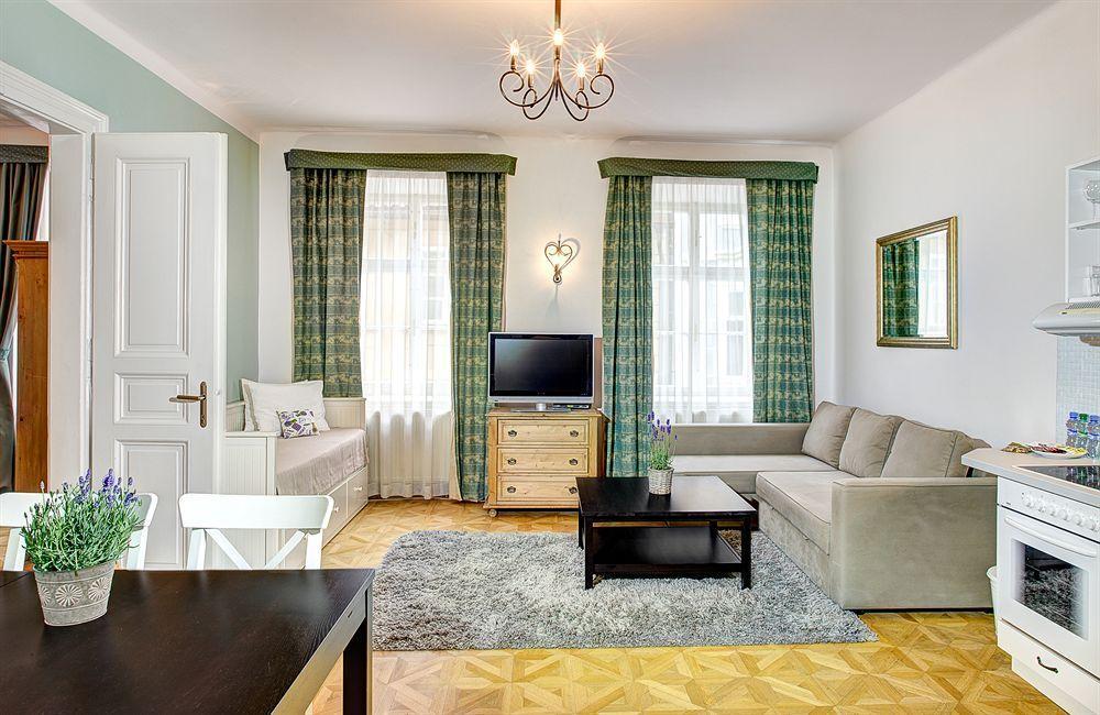 6 Continents Apartments By Adrez Прага Екстериор снимка