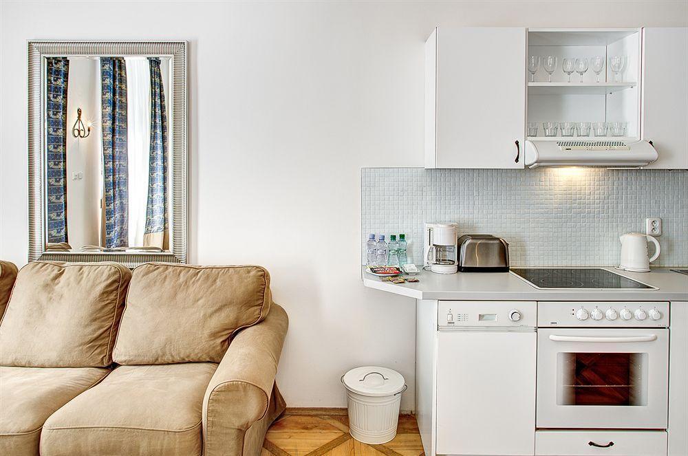 6 Continents Apartments By Adrez Прага Екстериор снимка